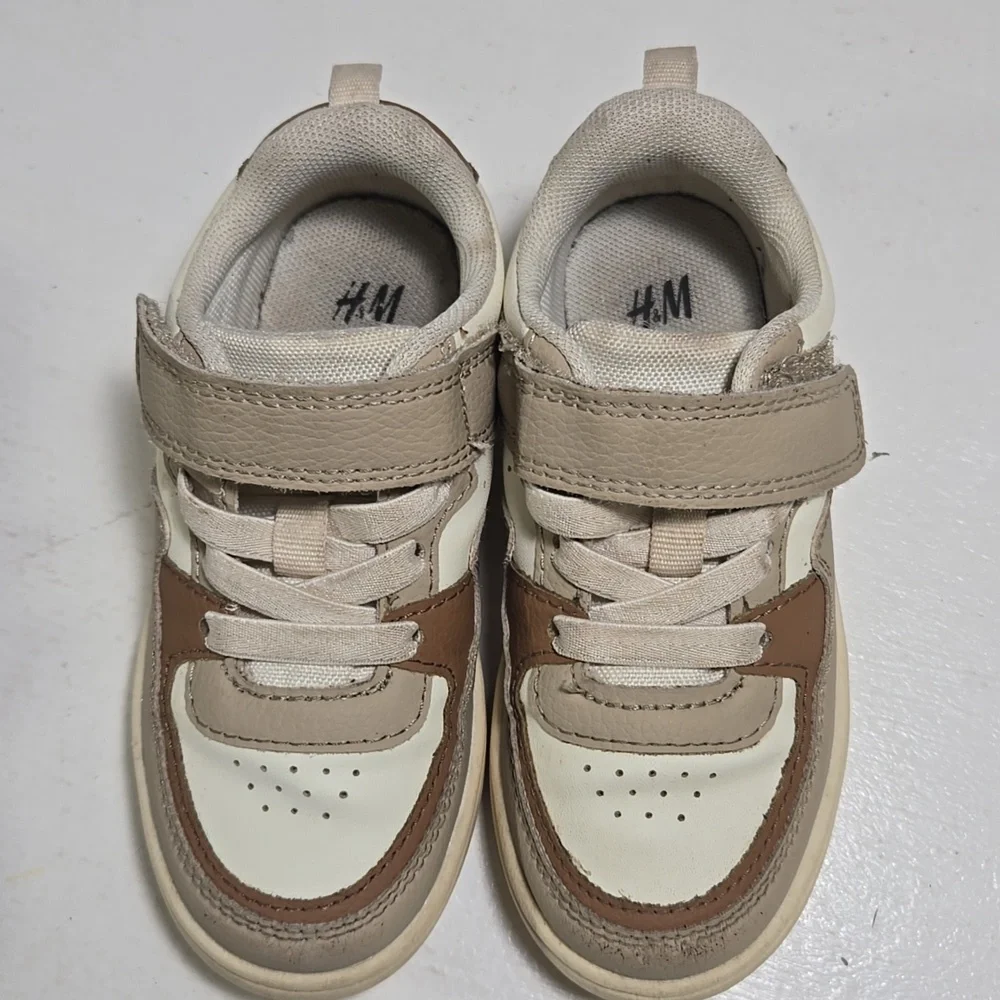 H&M Kids Tan Loafers and Cream & Tan Sneakers size 8 25